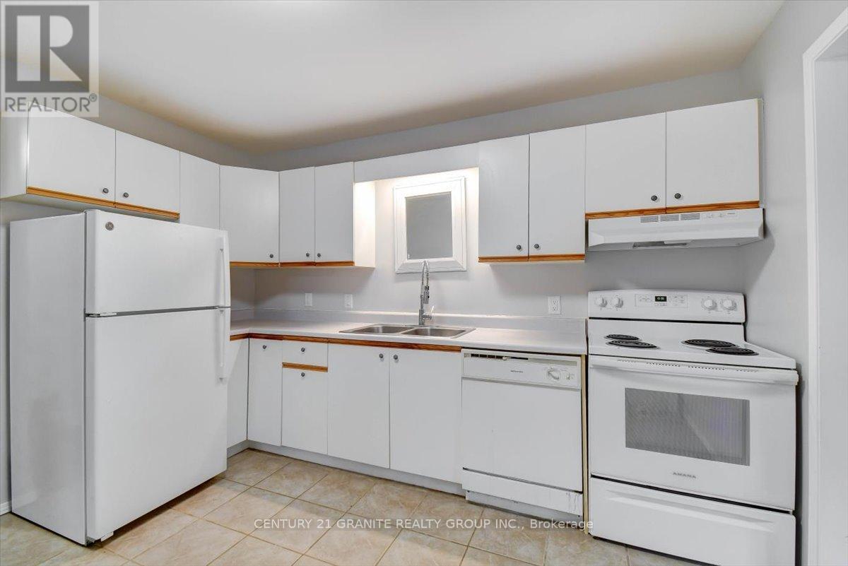 11 Monck Street, Bancroft (Bancroft Ward), Ontario  K0L 1C0 - Photo 6 - X12511524