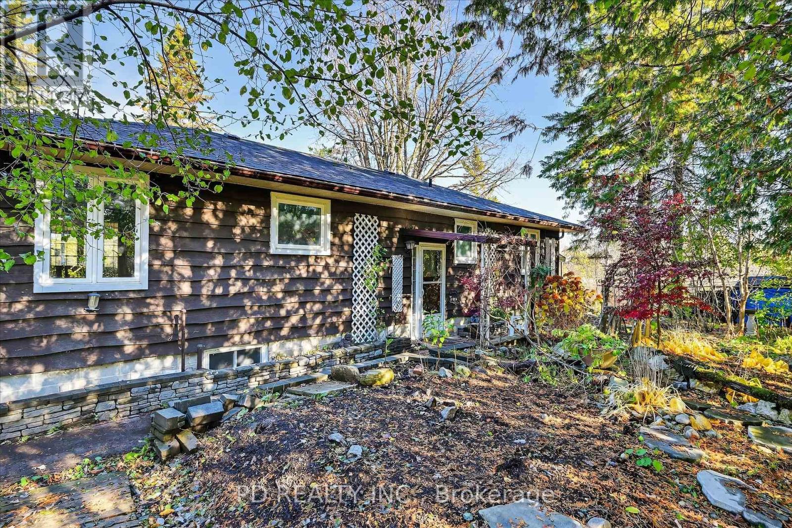 54 Carlton Crescent, Kawartha Lakes (Emily), Ontario  K0L 2W0 - Photo 11 - X12511588