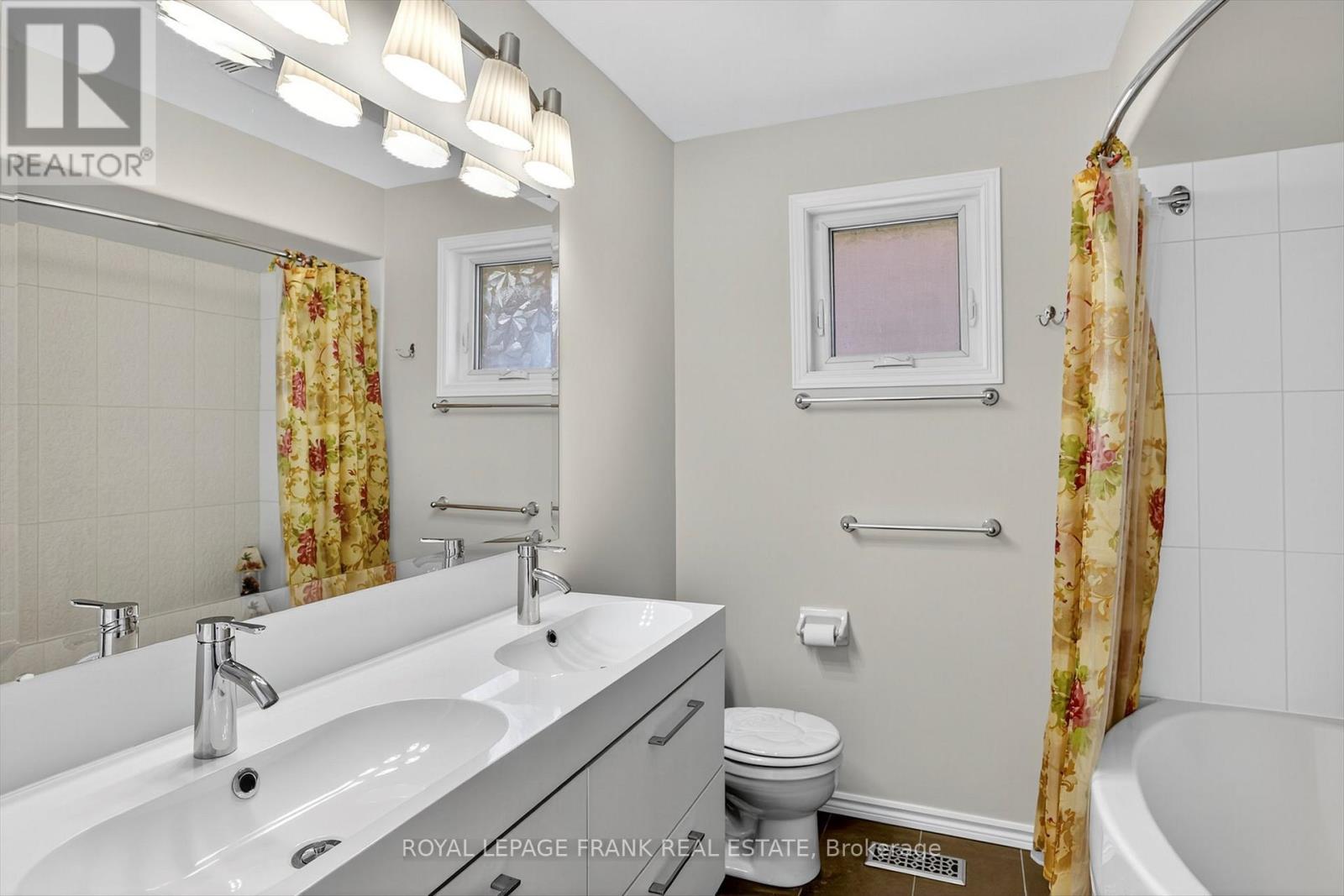 1840 Glenforest Boulevard, Peterborough (Monaghan Ward 2), Ontario  K9K 2P3 - Photo 8 - X12511884