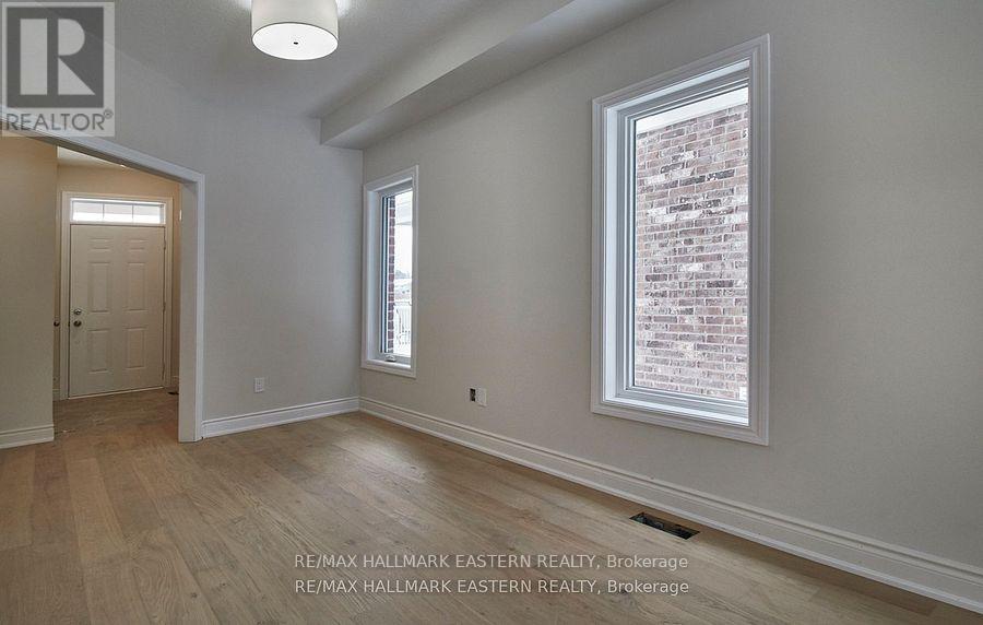 32 Coldbrook Drive, Cavan Monaghan (Millbrook Village), Ontario  L0A 1G0 - Photo 5 - X12512124