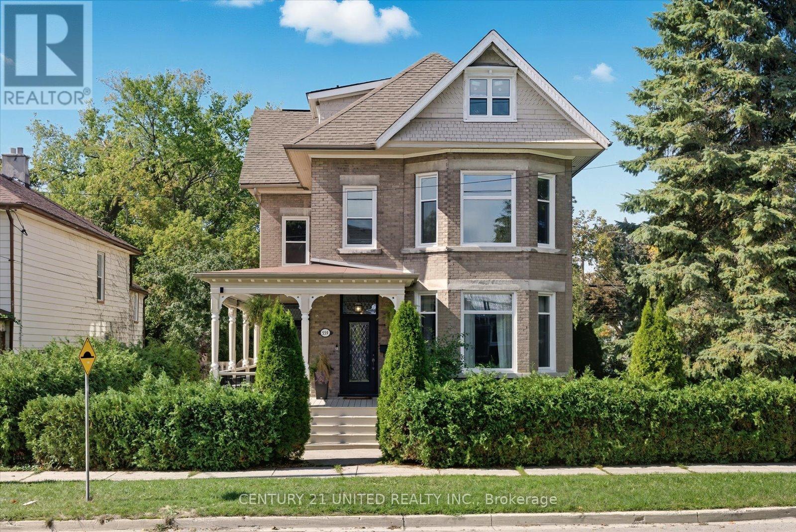 559 Downie Street, Peterborough (Town Ward 3), Ontario  K9H 4J7 - Photo 2 - X12512238