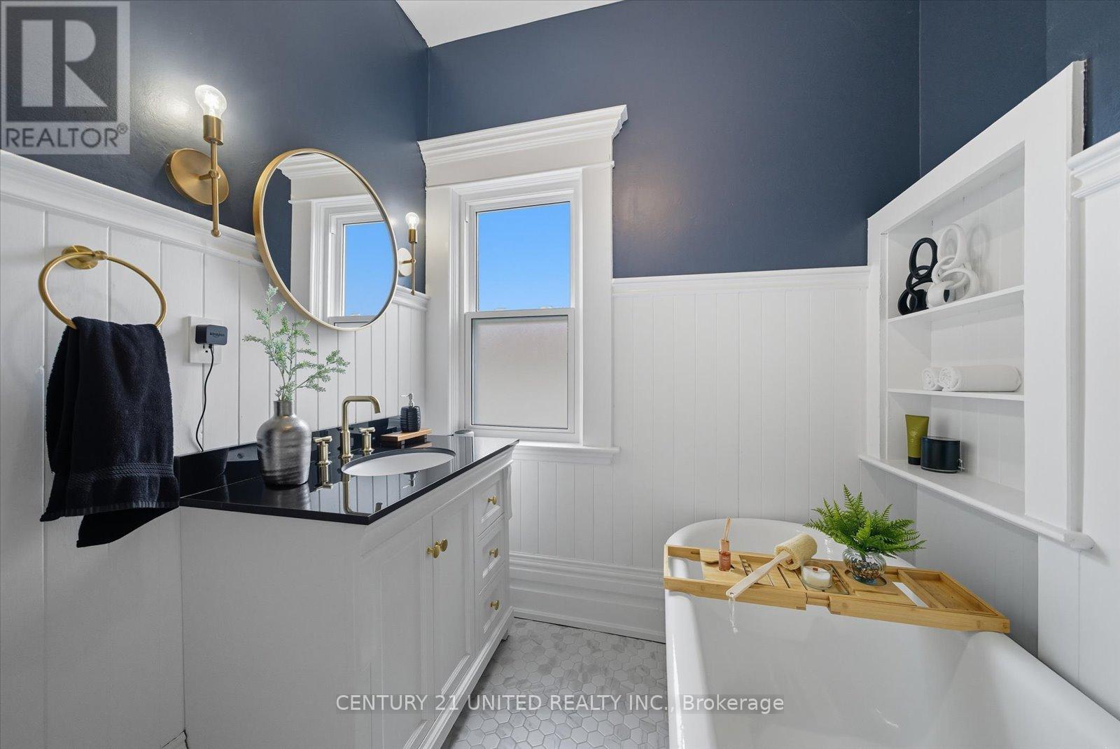 559 Downie Street, Peterborough (Town Ward 3), Ontario  K9H 4J7 - Photo 27 - X12512238