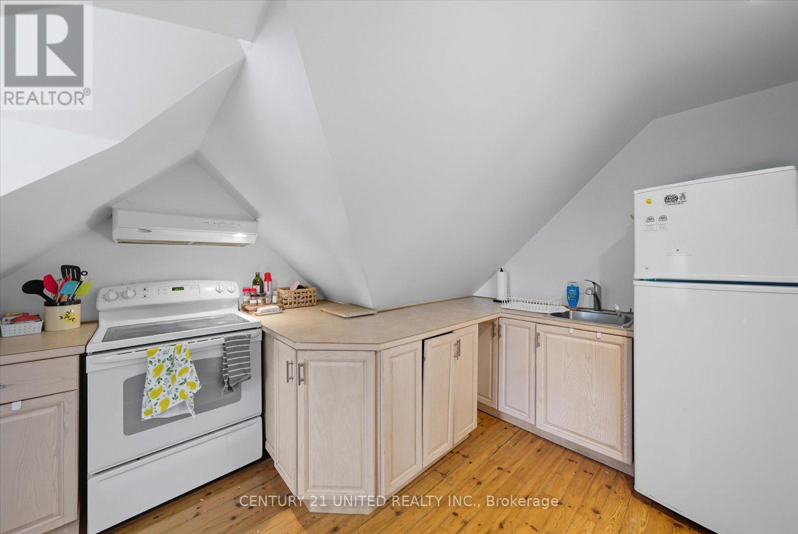 559 Downie Street, Peterborough (Town Ward 3), Ontario  K9H 4J7 - Photo 35 - X12512238