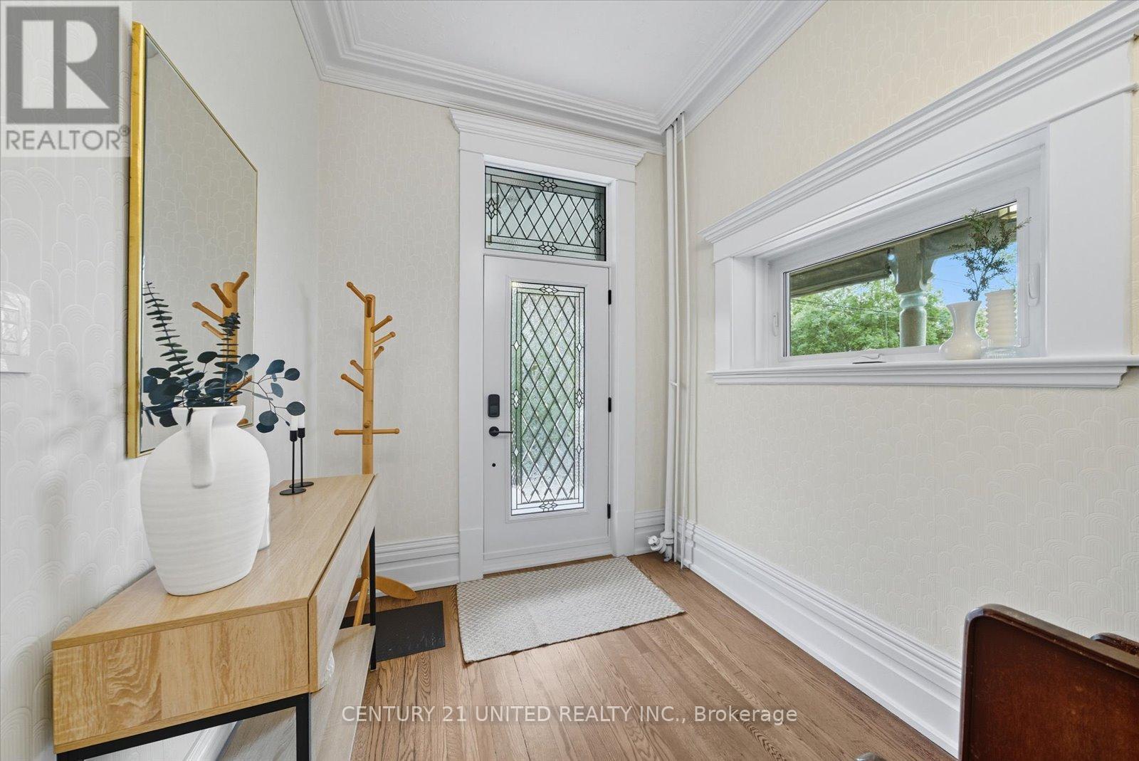 559 Downie Street, Peterborough (Town Ward 3), Ontario  K9H 4J7 - Photo 4 - X12512238