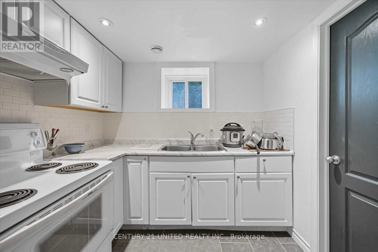 559 Downie Street, Peterborough (Town Ward 3), Ontario  K9H 4J7 - Photo 41 - X12512238