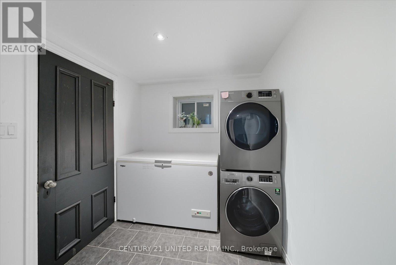 559 Downie Street, Peterborough (Town Ward 3), Ontario  K9H 4J7 - Photo 43 - X12512238