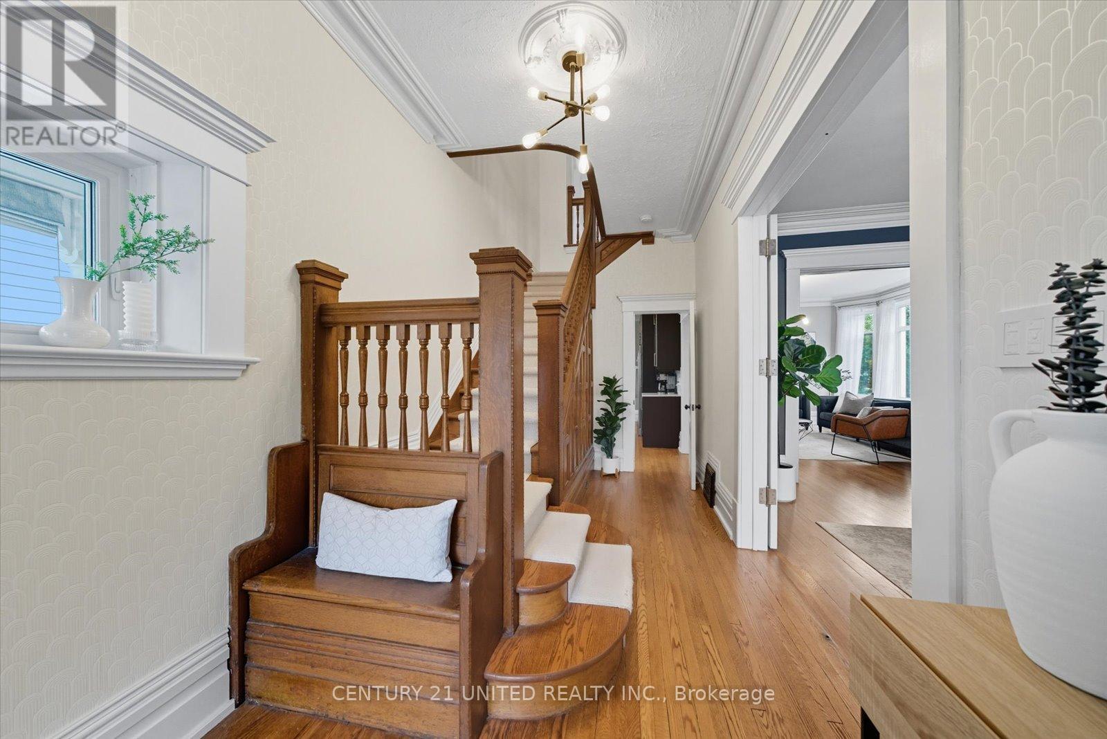 559 Downie Street, Peterborough (Town Ward 3), Ontario  K9H 4J7 - Photo 6 - X12512238