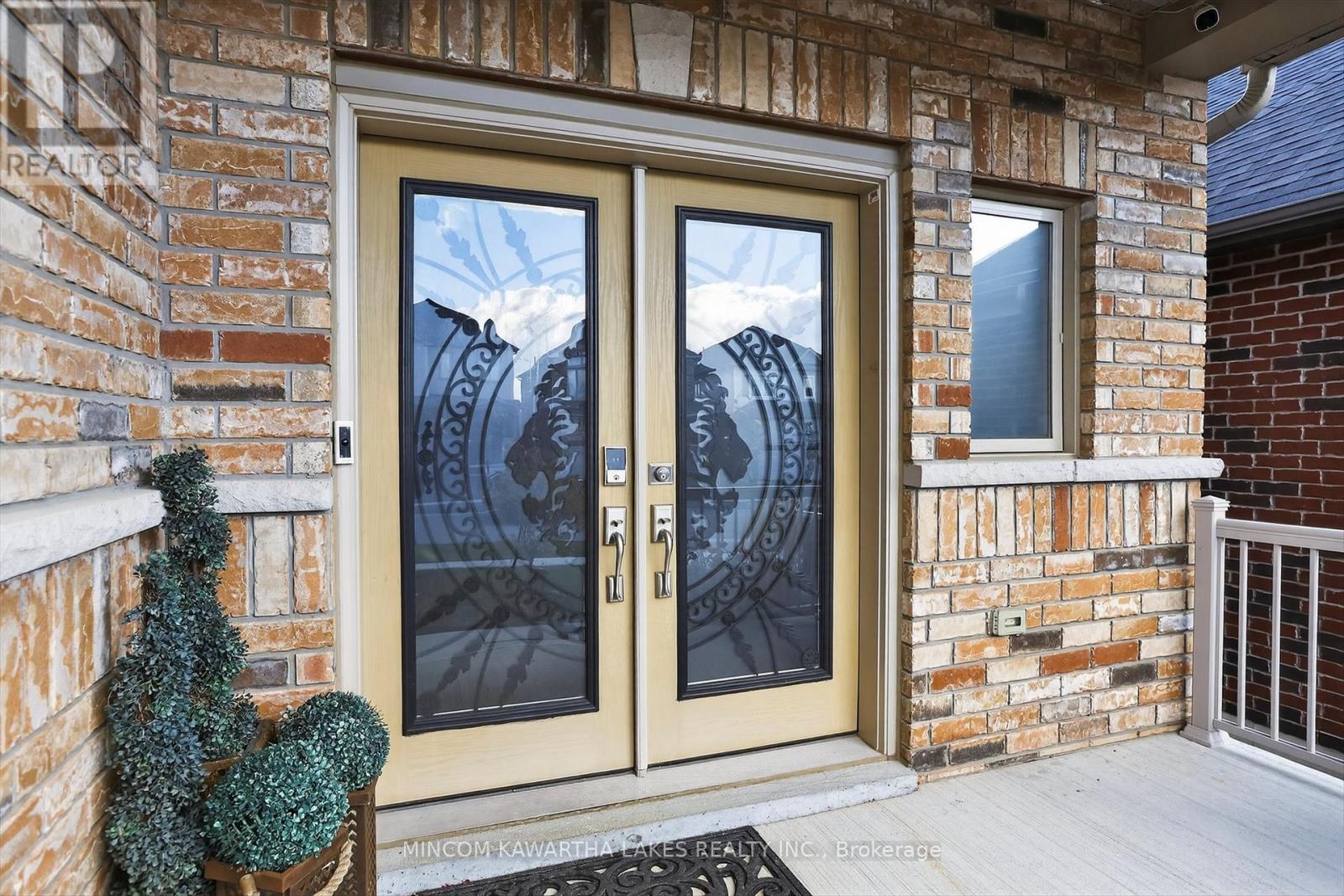 742 Sawmill Road, Peterborough (Northcrest Ward 5), Ontario  K9L 0G3 - Photo 2 - X12512698