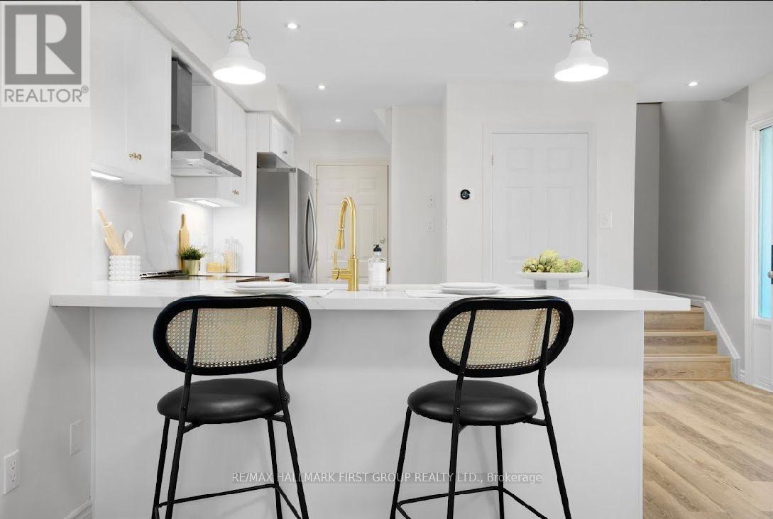 2 Sylvia Court, Clarington (Newcastle), Ontario  L1B 1J4 - Photo 3 - E12512552