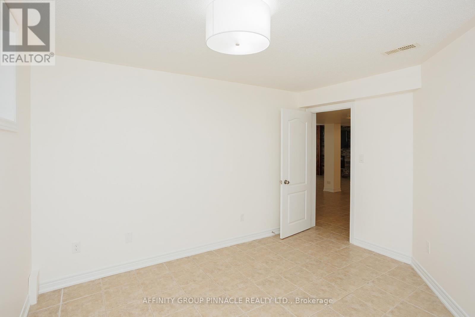 103 Cook Street, Kawartha Lakes (Lindsay), Ontario  K9V 0K8 - Photo 38 - X12512822