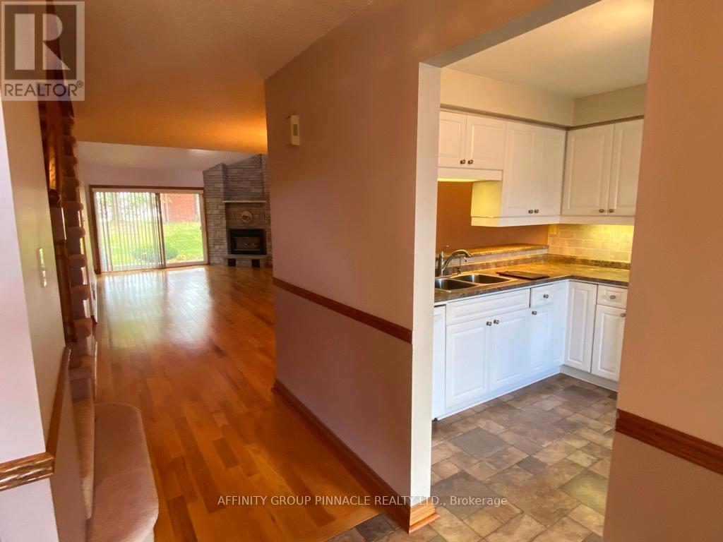 2 - 5 Heritage Way, Kawartha Lakes (Lindsay), Ontario  K9V 5Y6 - Photo 6 - X12512834