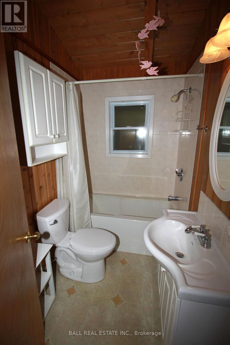 9 Russell Crescent, Hastings Highlands (Herschel Ward), Ontario  K0L 1C0 - Photo 26 - X12513244