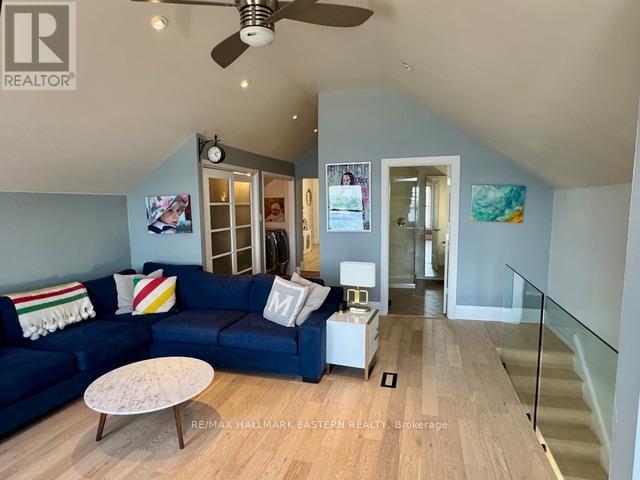 29 Crescent Street, Peterborough (Town Ward 3), Ontario  K9J 2G2 - Photo 13 - X12513736