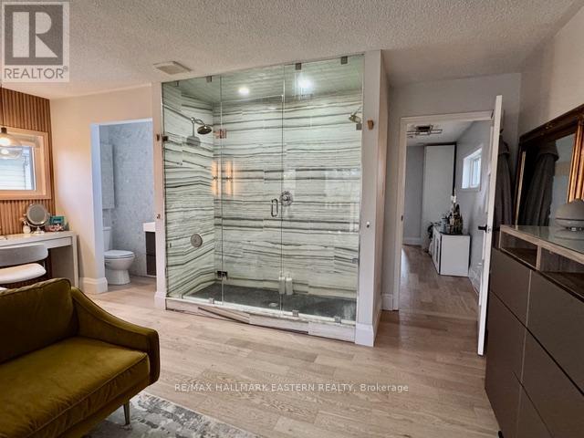 29 Crescent Street, Peterborough (Town Ward 3), Ontario  K9J 2G2 - Photo 22 - X12513736