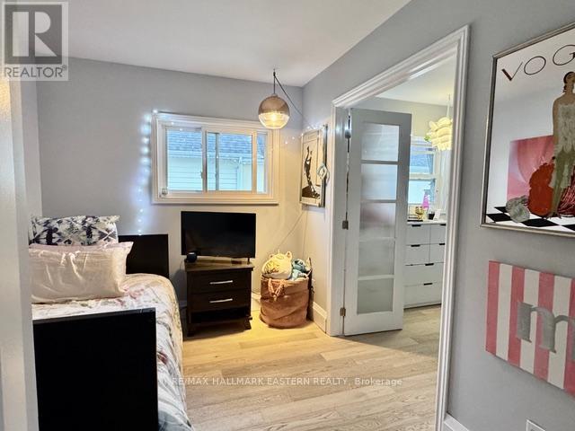 29 Crescent Street, Peterborough (Town Ward 3), Ontario  K9J 2G2 - Photo 23 - X12513736