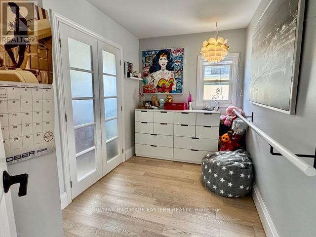 29 Crescent Street, Peterborough (Town Ward 3), Ontario  K9J 2G2 - Photo 24 - X12513736