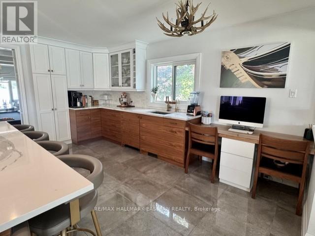 29 Crescent Street, Peterborough (Town Ward 3), Ontario  K9J 2G2 - Photo 7 - X12513736