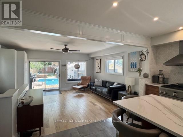 29 Crescent Street, Peterborough (Town Ward 3), Ontario  K9J 2G2 - Photo 9 - X12513736