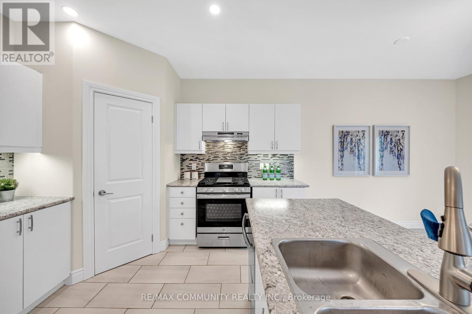 78 Alcorn Drive, Kawartha Lakes (Lindsay), Ontario  K9V 0M8 - Photo 14 - X12513556