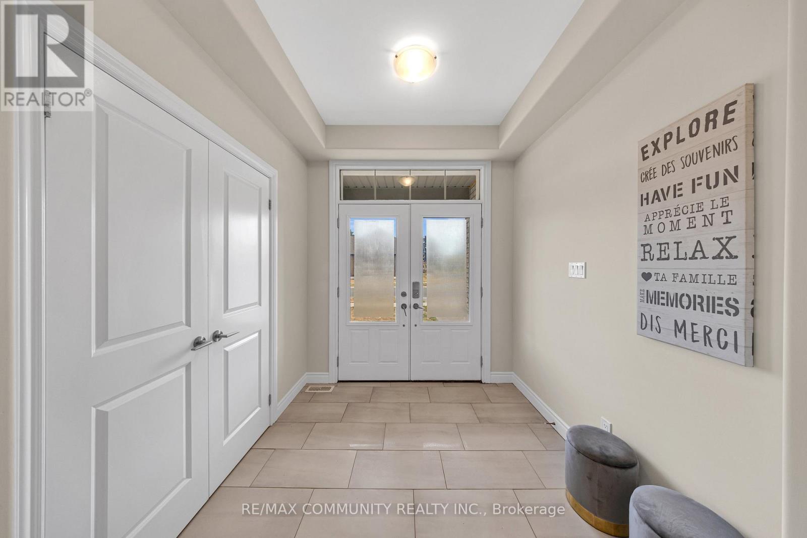 78 Alcorn Drive, Kawartha Lakes (Lindsay), Ontario  K9V 0M8 - Photo 2 - X12513556