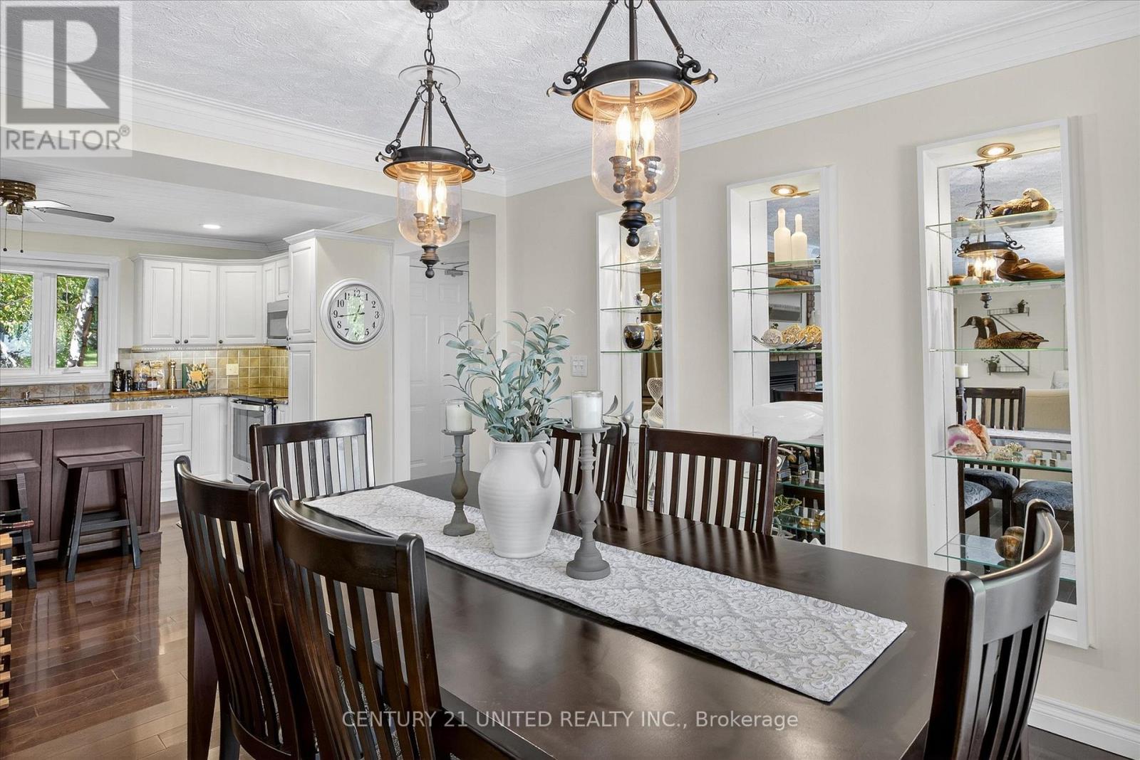 8 Oakwood Crescent, Peterborough (Monaghan Ward 2), Ontario  K9J 1N3 - Photo 10 - X12514050