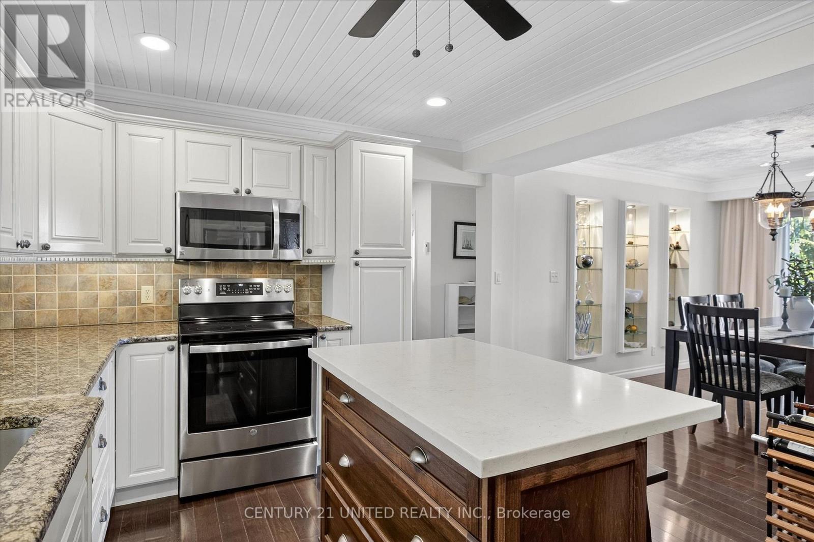 8 Oakwood Crescent, Peterborough (Monaghan Ward 2), Ontario  K9J 1N3 - Photo 12 - X12514050