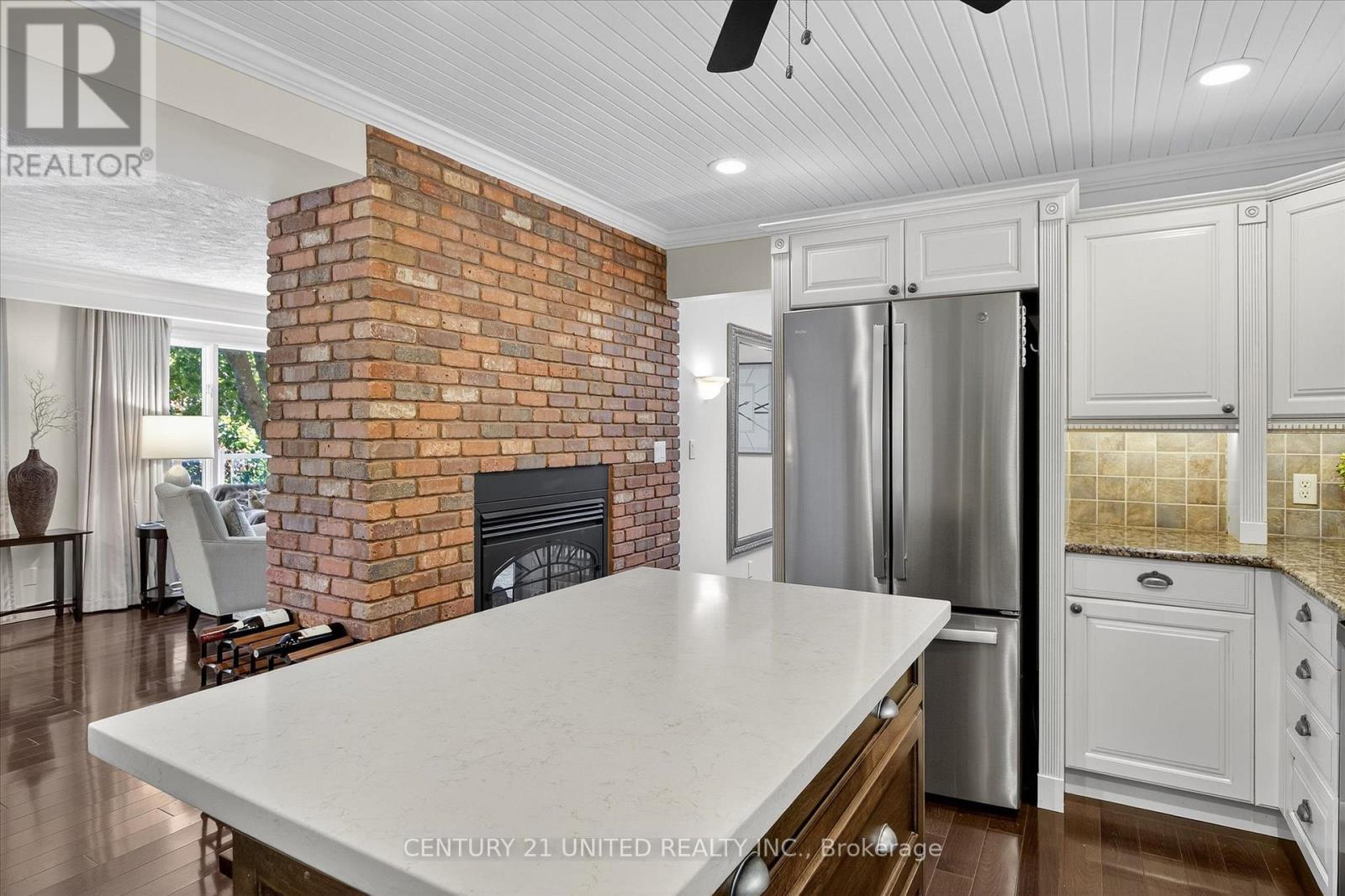 8 Oakwood Crescent, Peterborough (Monaghan Ward 2), Ontario  K9J 1N3 - Photo 13 - X12514050