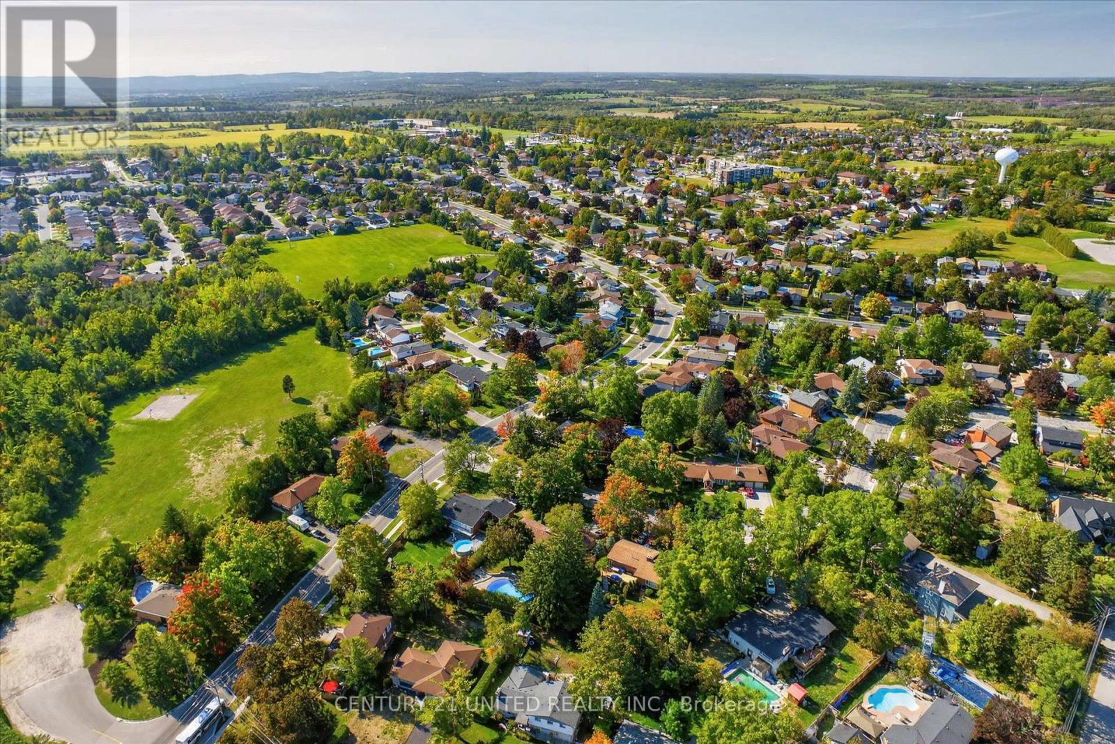 8 Oakwood Crescent, Peterborough (Monaghan Ward 2), Ontario  K9J 1N3 - Photo 47 - X12514050