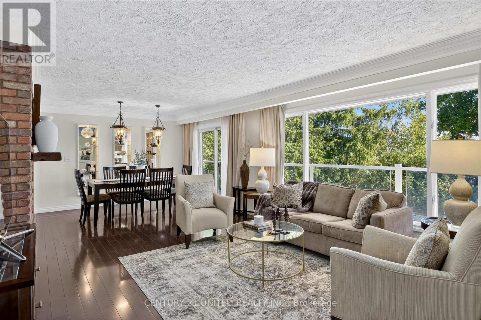 8 Oakwood Crescent, Peterborough (Monaghan Ward 2), Ontario  K9J 1N3 - Photo 5 - X12514050