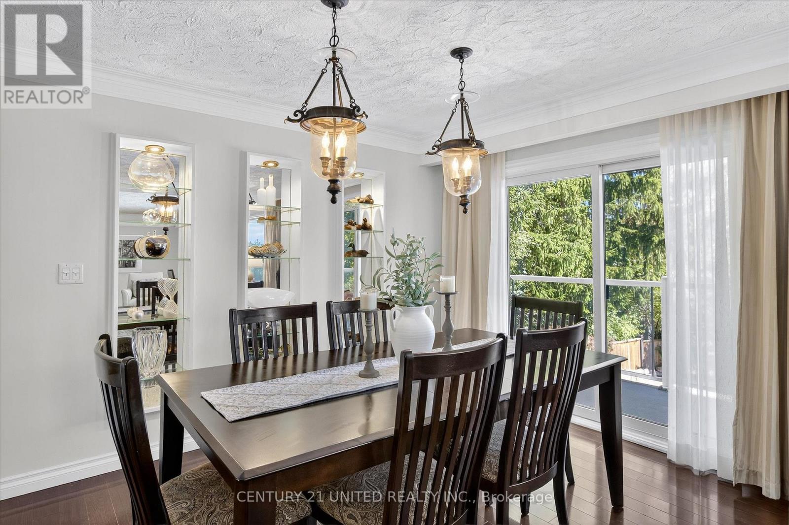 8 Oakwood Crescent, Peterborough (Monaghan Ward 2), Ontario  K9J 1N3 - Photo 8 - X12514050