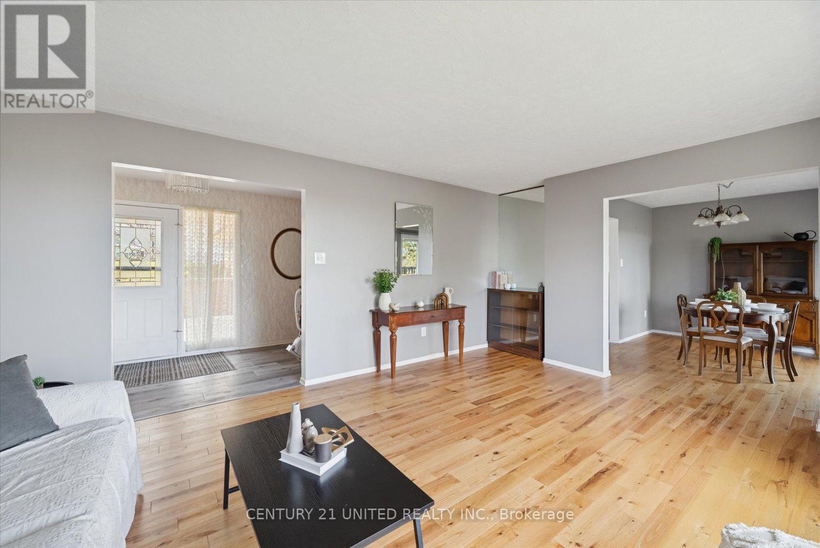 1551 Cherryhill Road, Peterborough (Monaghan Ward 2), Ontario  K9K 1A7 - Photo 8 - X12514352