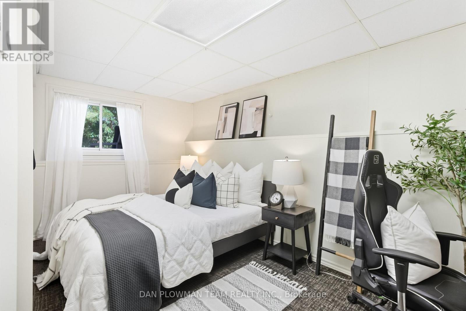 46 Alexander Avenue, Peterborough (Monaghan Ward 2), Ontario  K9J 6B4 - Photo 16 - X12514544