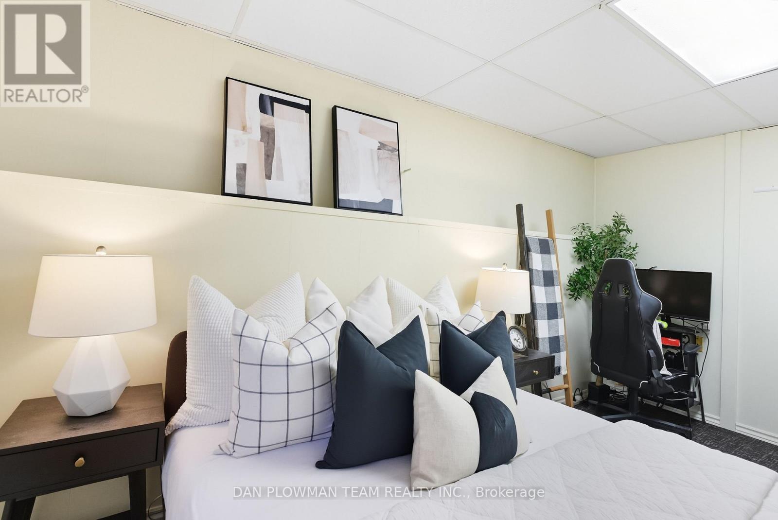 46 Alexander Avenue, Peterborough (Monaghan Ward 2), Ontario  K9J 6B4 - Photo 24 - X12514544