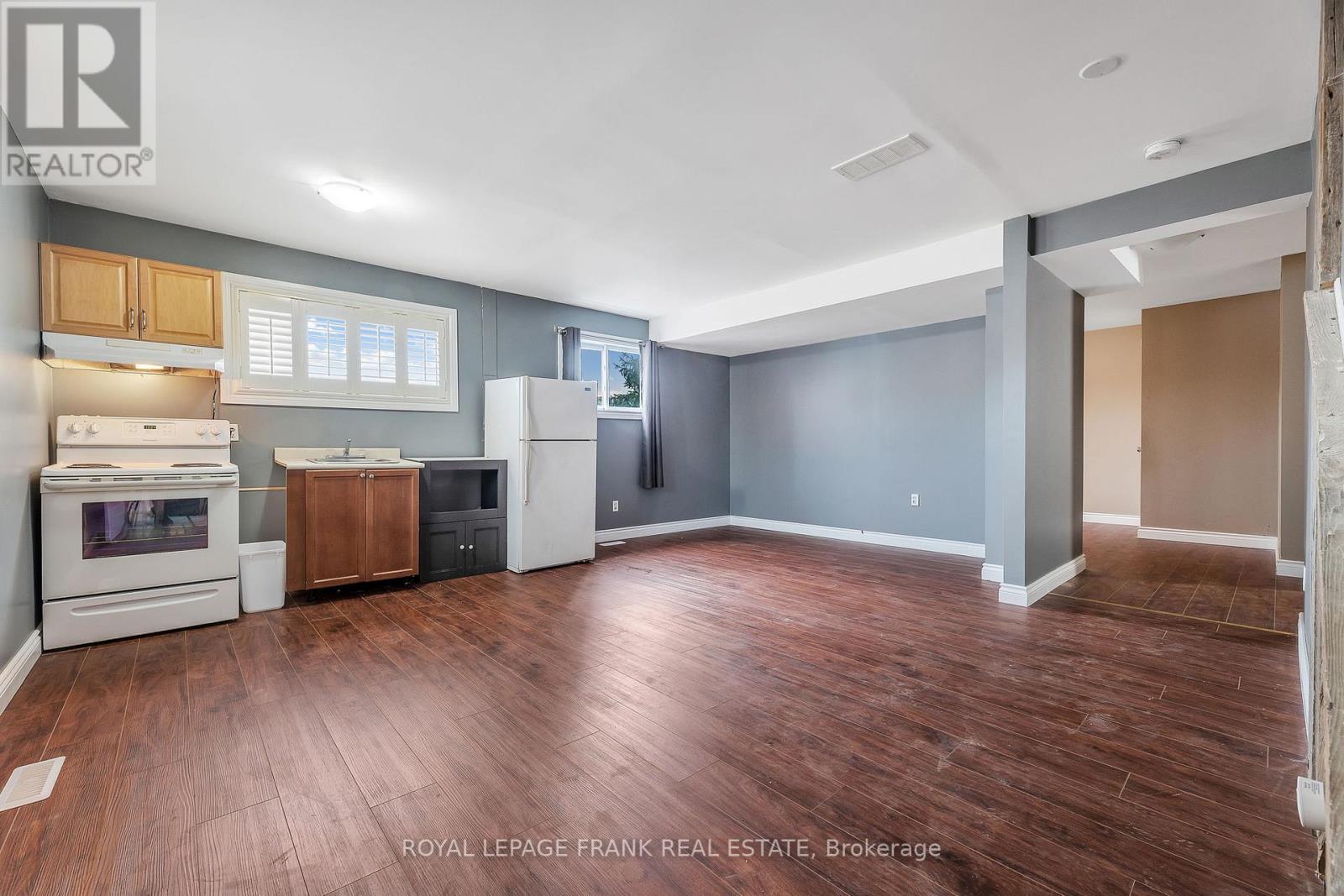 11 Mary Street E, Kawartha Lakes (Omemee), Ontario  K0L 2W0 - Photo 10 - X12514812