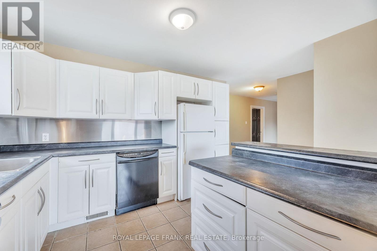 11 Mary Street E, Kawartha Lakes (Omemee), Ontario  K0L 2W0 - Photo 31 - X12514812