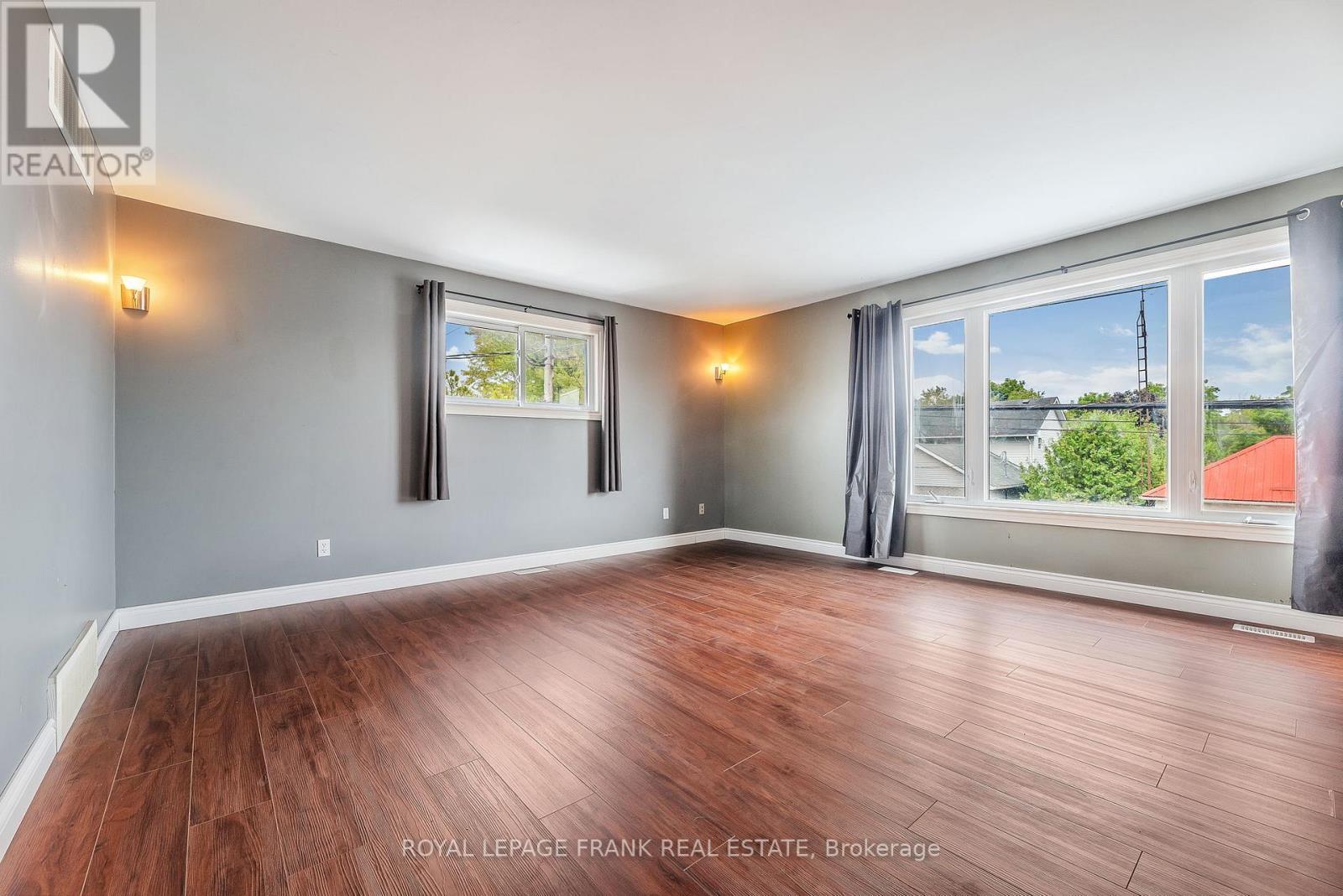 11 Mary Street E, Kawartha Lakes (Omemee), Ontario  K0L 2W0 - Photo 38 - X12514812