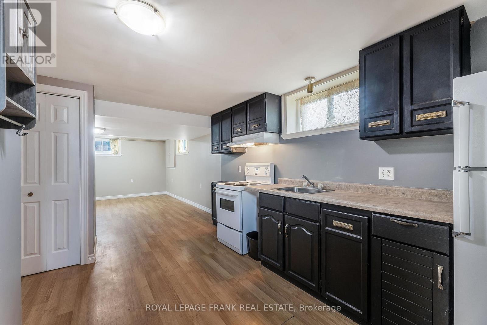 11 Mary Street E, Kawartha Lakes (Omemee), Ontario  K0L 2W0 - Photo 47 - X12514812