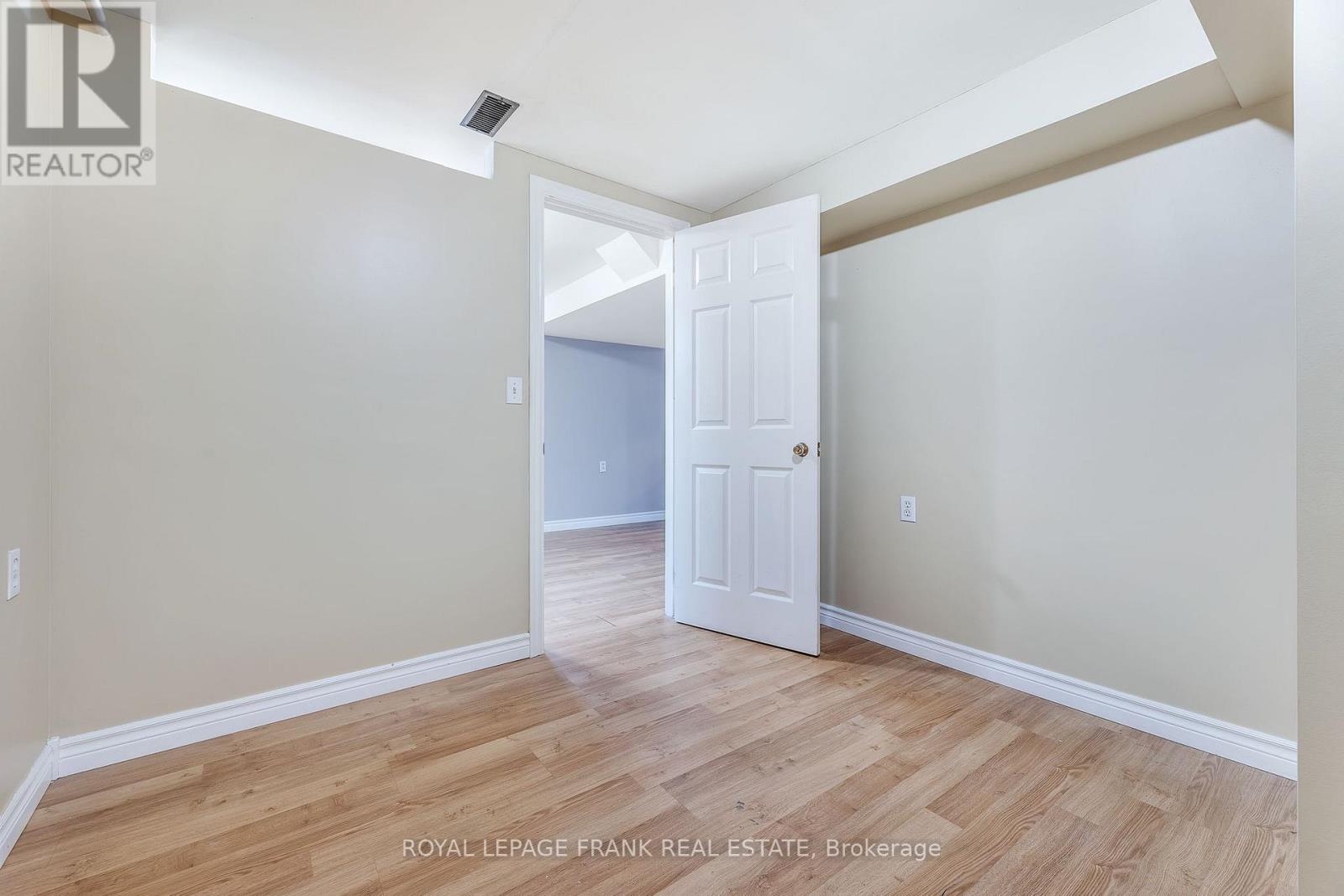 11 Mary Street E, Kawartha Lakes (Omemee), Ontario  K0L 2W0 - Photo 6 - X12514812