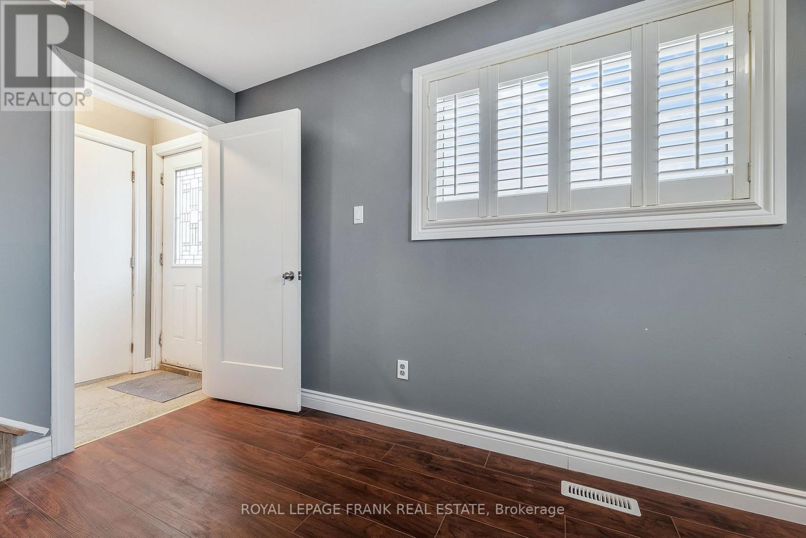 11 Mary Street E, Kawartha Lakes (Omemee), Ontario  K0L 2W0 - Photo 9 - X12514812