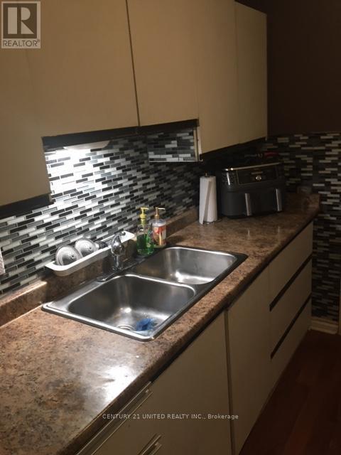 1205 Huntington Circle, Peterborough (Otonabee Ward 1), Ontario  K9K 2B8 - Photo 8 - X12516332