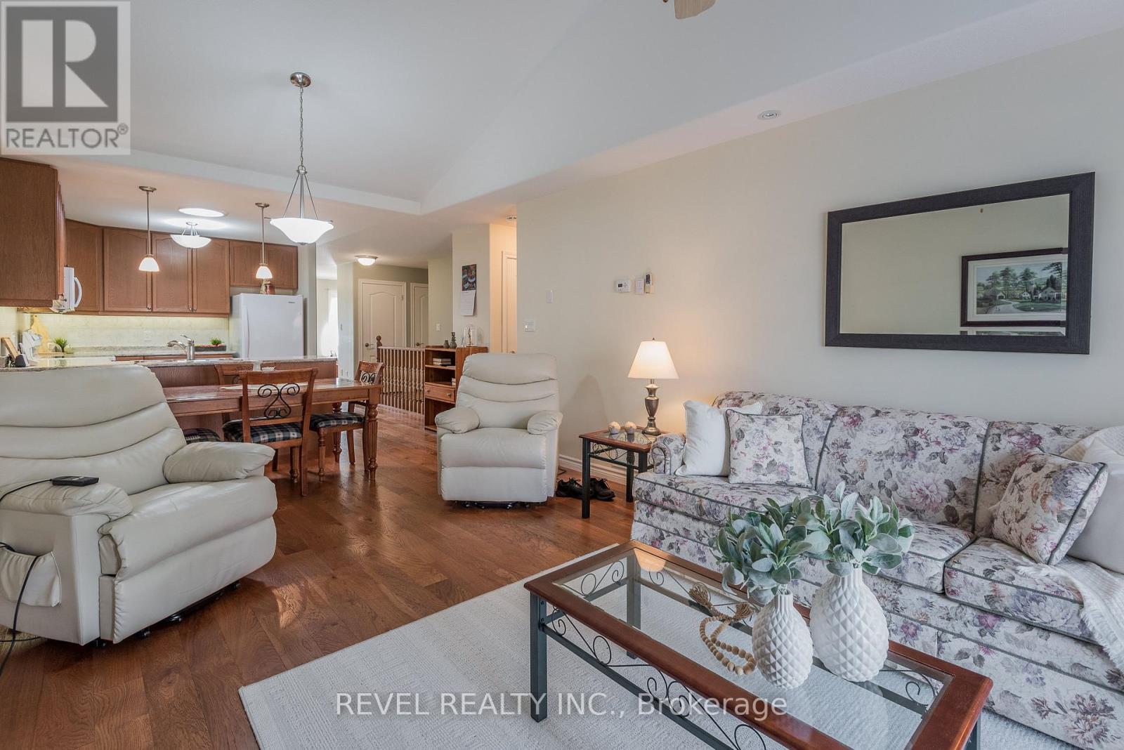 89 Laurent Boulevard, Kawartha Lakes (Lindsay), Ontario  K9V 0G9 - Photo 11 - X12516510