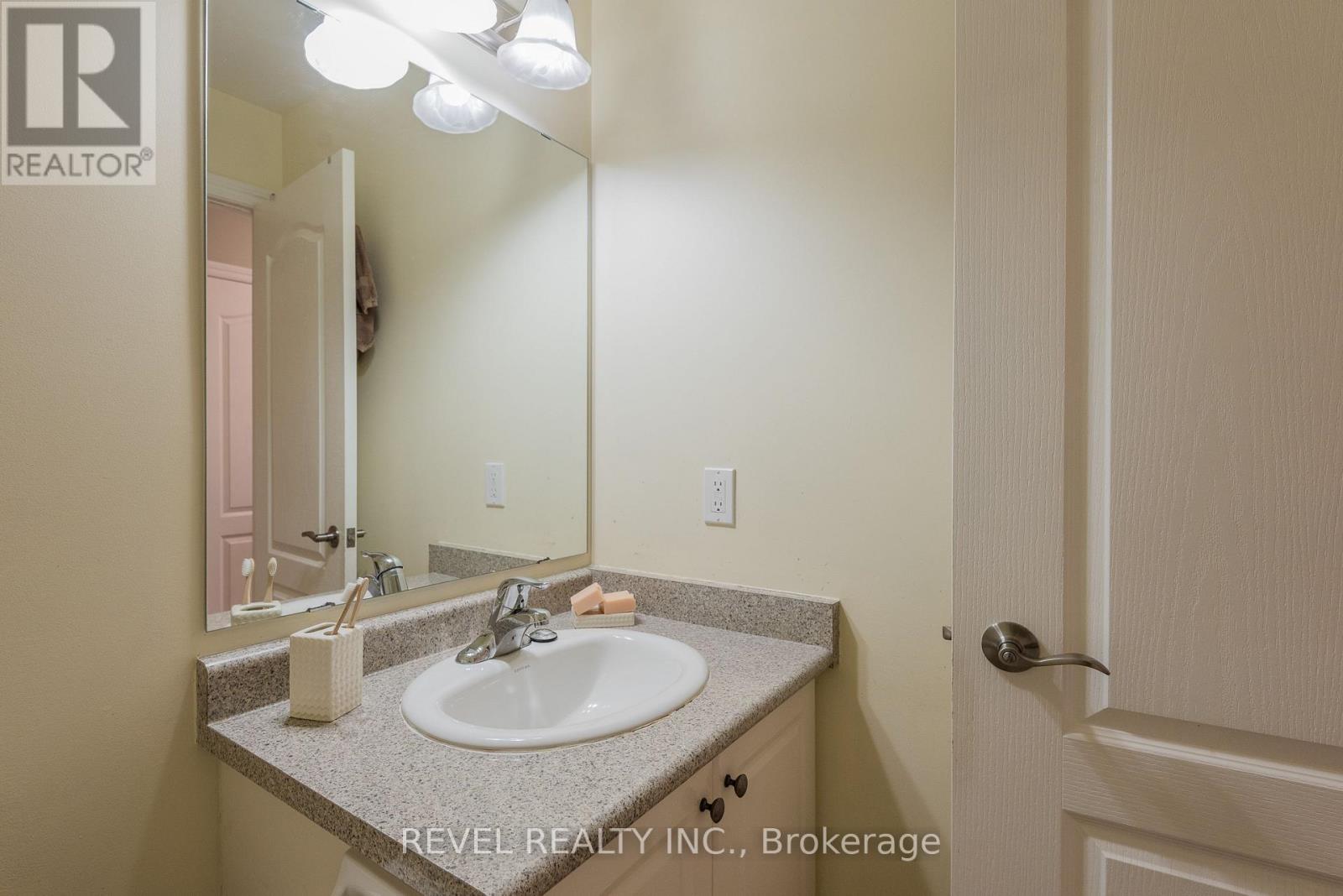 89 Laurent Boulevard, Kawartha Lakes (Lindsay), Ontario  K9V 0G9 - Photo 17 - X12516510