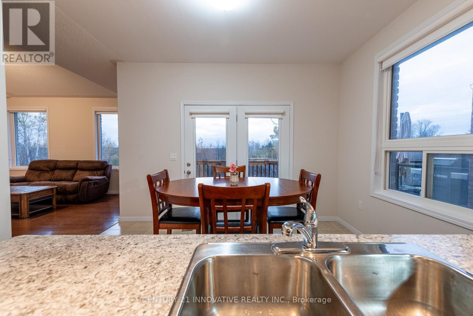 941 Avery Avenue, Peterborough (Monaghan Ward 2), Ontario  K9J 0G9 - Photo 10 - X12516140