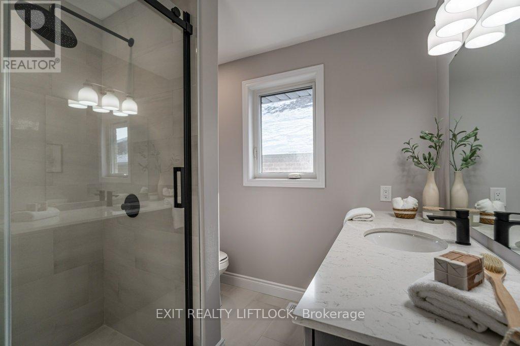 802 Steinberg Court, Peterborough (Monaghan Ward 2), Ontario  K9K 0H7 - Photo 27 - X12516742