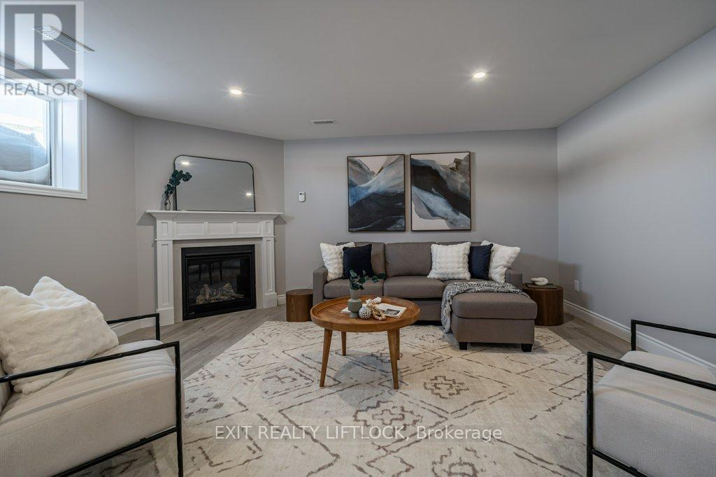 802 Steinberg Court, Peterborough (Monaghan Ward 2), Ontario  K9K 0H7 - Photo 32 - X12516742