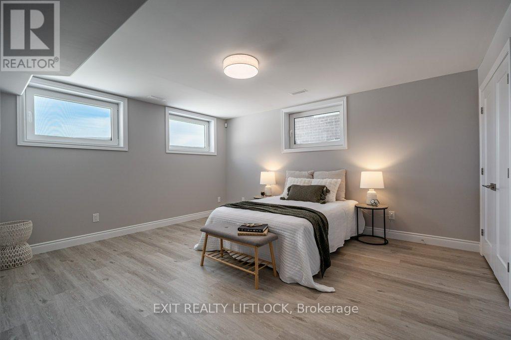 802 Steinberg Court, Peterborough (Monaghan Ward 2), Ontario  K9K 0H7 - Photo 35 - X12516742