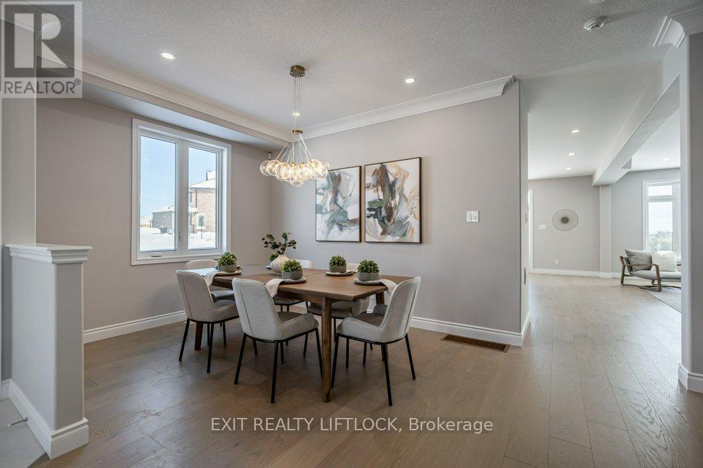 802 Steinberg Court, Peterborough (Monaghan Ward 2), Ontario  K9K 0H7 - Photo 4 - X12516742