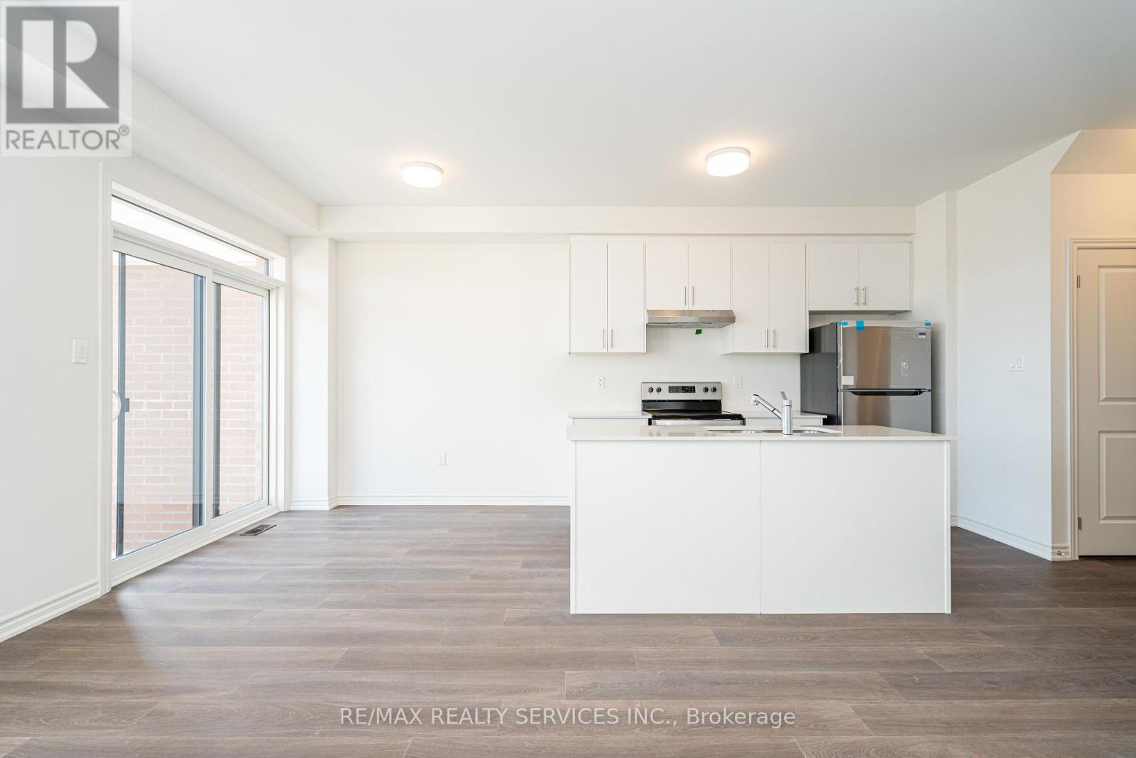 123 Sanderson Drive, Kawartha Lakes (Lindsay), Ontario  K9V 0T2 - Photo 19 - X12516616