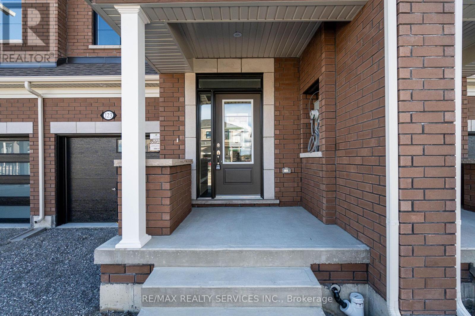 123 Sanderson Drive, Kawartha Lakes (Lindsay), Ontario  K9V 0T2 - Photo 6 - X12516616