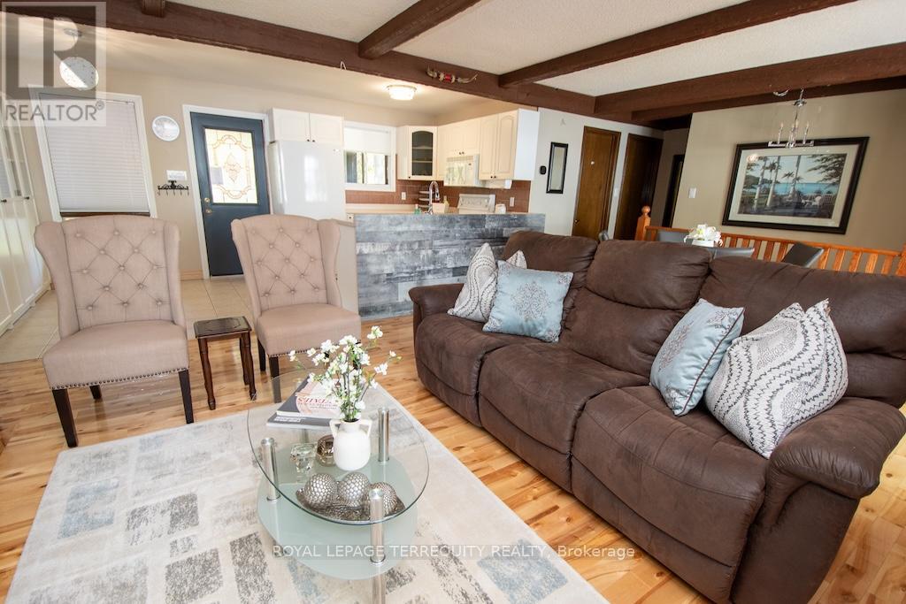 31 Alpine Street, Kawartha Lakes (Ops), Ontario  K9V 4R1 - Photo 15 - X12516744